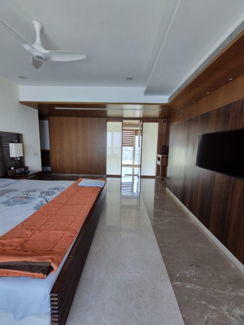 5 BHK + Servant Room,Extra Room 4500 Sq.Ft. Apartment in Bayview Terraces