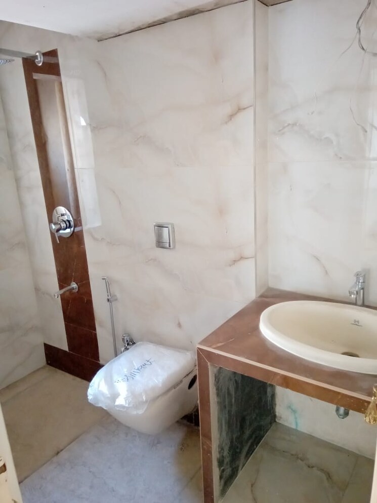 Bathroom, raheja-le-mirage 2 Bedroom 1150 Sq.Ft. Apartment In Khar West Mumbai 8534951