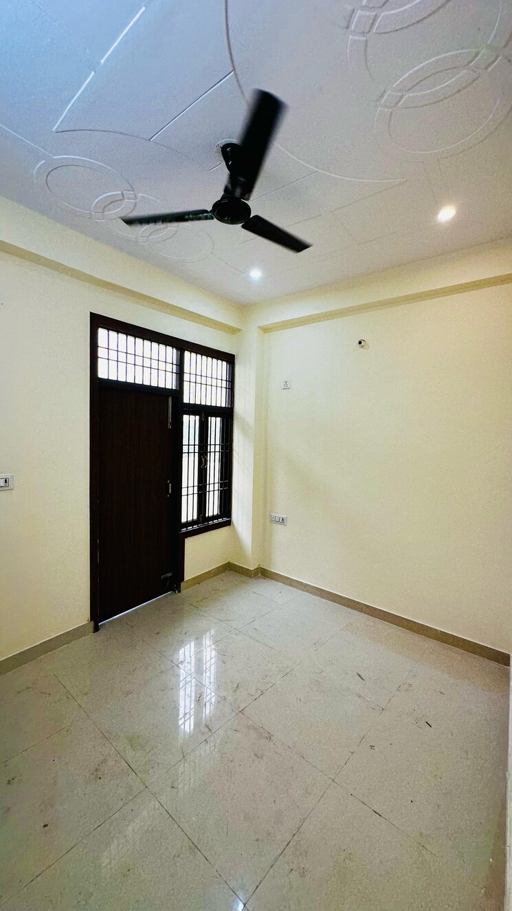 Room, phi iv greater noida 1 Bedroom 400 Sq.Ft. Builder Floor In Phi Iv Greater Noida Greater Noida 8535066