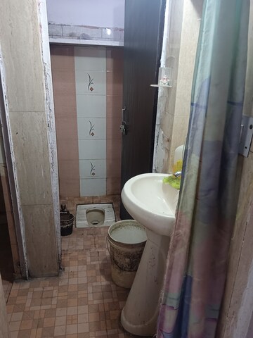 Bathroom in 2 BHK Apartment at RWA Pocket R Dilshad Garden, Dilshad Garden – for Rent