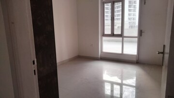 Room in 3.5 BHK Apartment at Pareena The Elite Residences, Sector 99 – for Rent