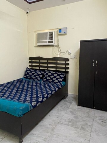 Bedroom in 2 BHK Apartment at Janta Apartment, Dilshad Garden – for Rent