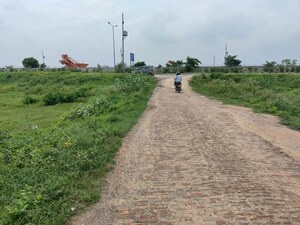  Plot – Garden View at Xu Iii Greater Noida - for Sale