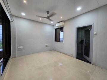 Room in 2 BHK Apartment at Rattan Icon, Sector 50 – for Sale