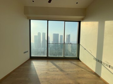 Room in 4 BHK Apartment at Rustomjee Crown, Prabhadevi – for Sale