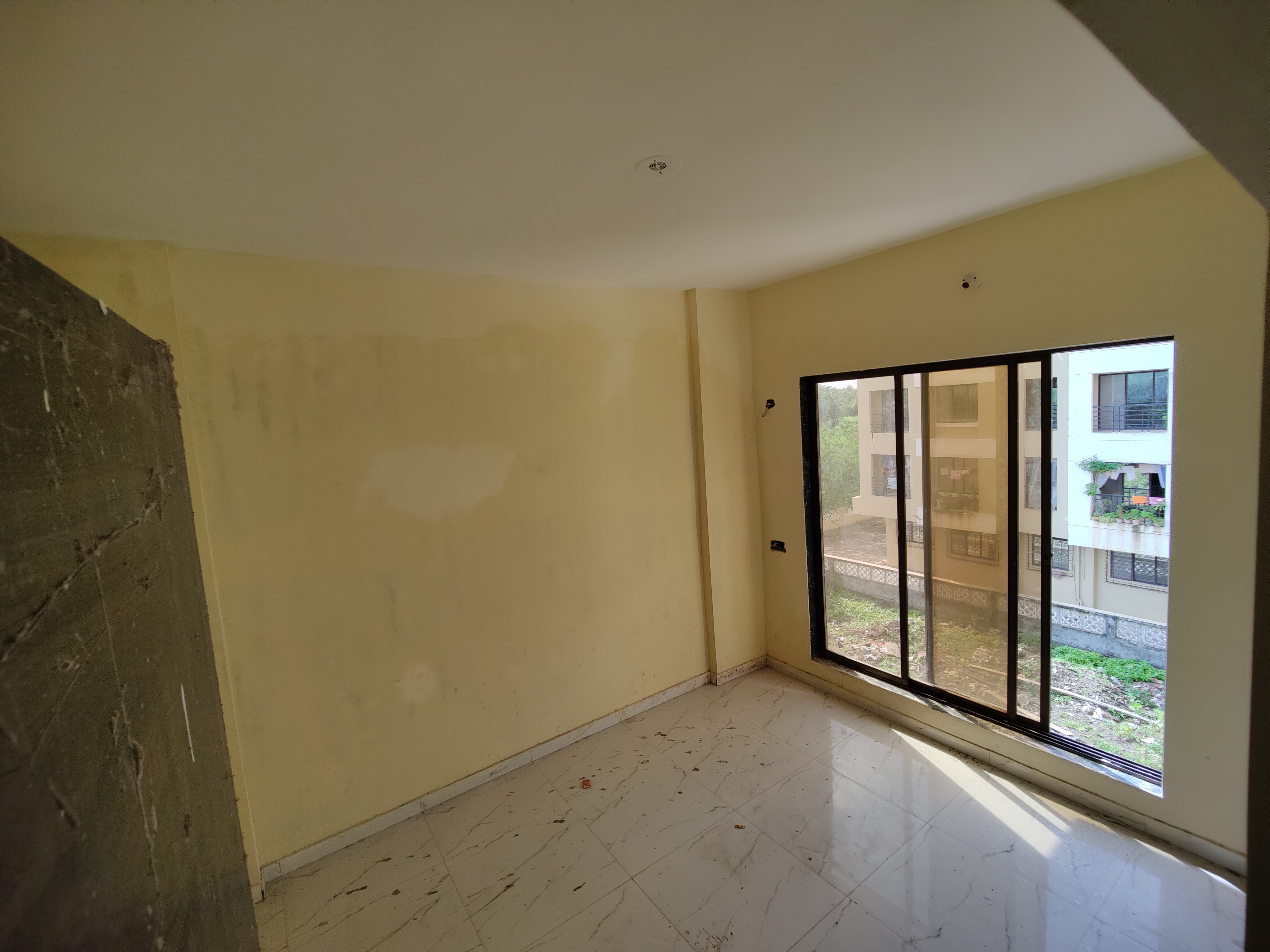 1 BHK + Extra Room Apartment For Sale in Kanchan Universe 