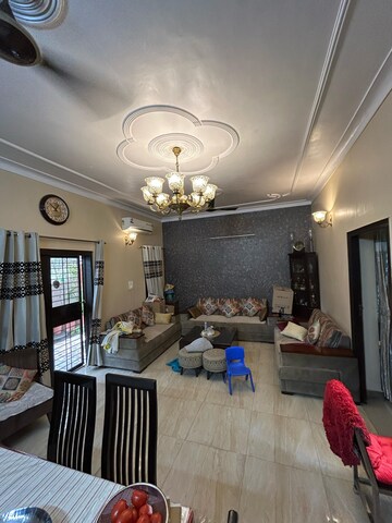 Living Room in 2 BHK Apartment at Radha Palace Gurgaon, Sector 11 – for Rent
