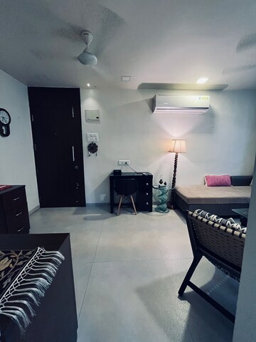 Room in 1 BHK Apartment at Bandra West – for Rent