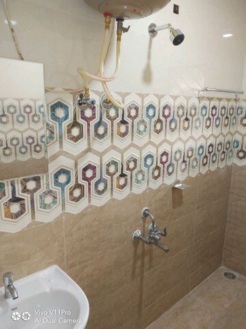 Bathroom in 2 BHK Apartment at Leonard Court, Richmond Town – for Rent