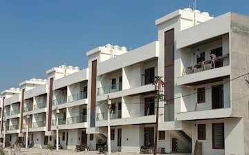 3 BHK Builder Floor For Sale in Noida Central