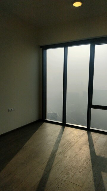 Room in 4 BHK Apartment at Piramal Mahalaxmi, Mahalaxmi – for Sale