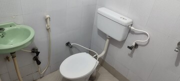 Bathroom in 1 RK Builder Floor at Sector 16 – for Rent
