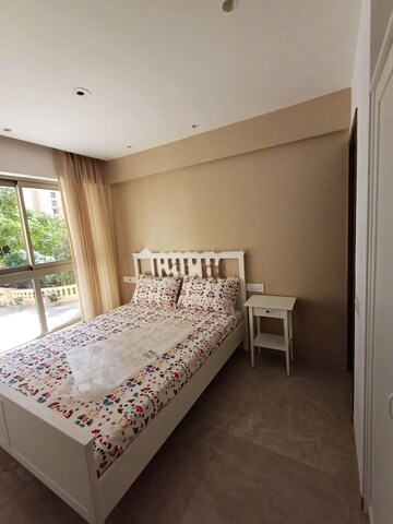 Bedroom in 1 BHK Apartment at Hiranandani Regent Hill, Powai – for Rent