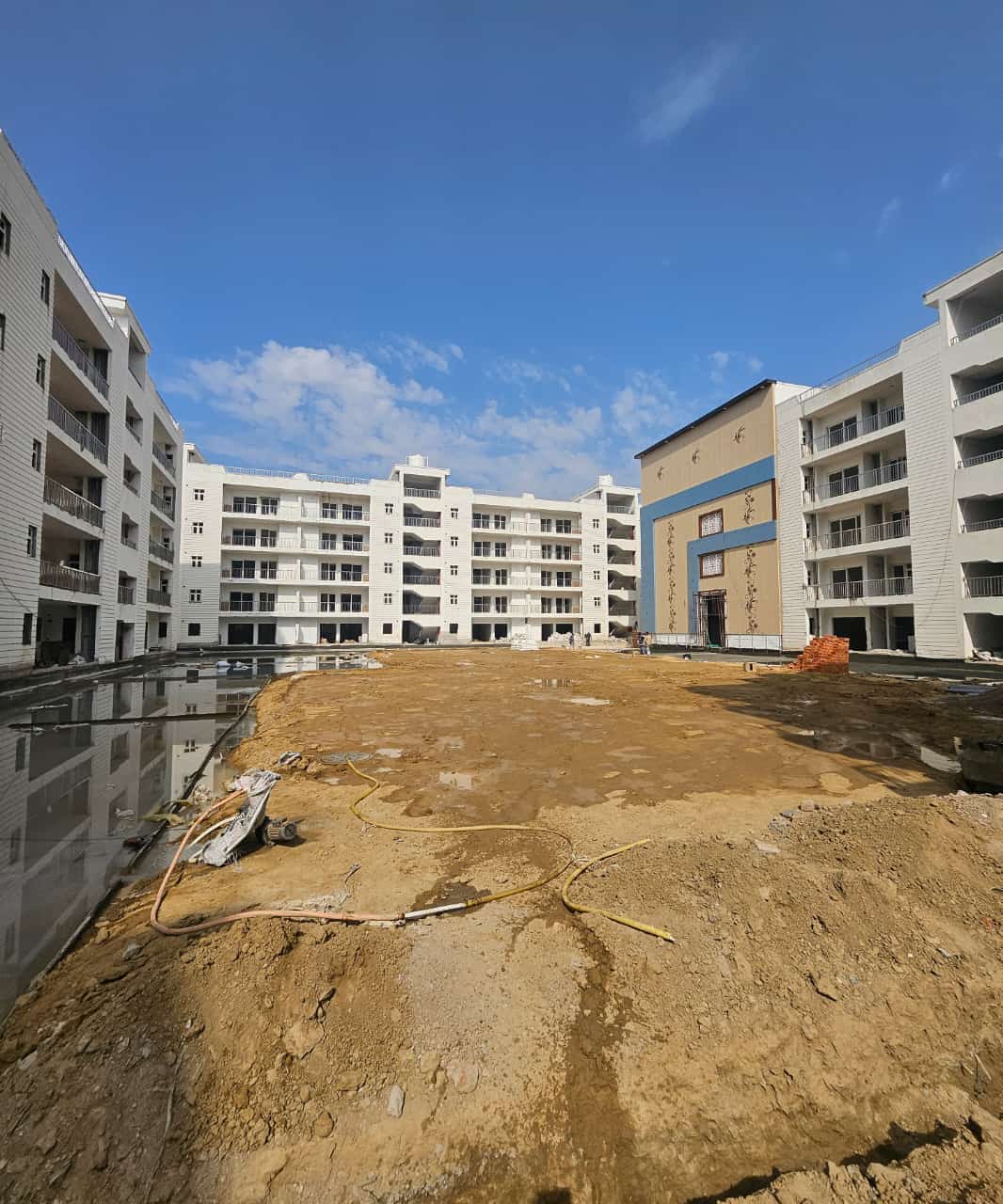 4 BHK Apartment For Sale in Uninav Utopia