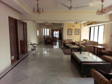 Living Room in 4 BHK Apartment at Chaitanya Tower, Prabhadevi – for Sale
