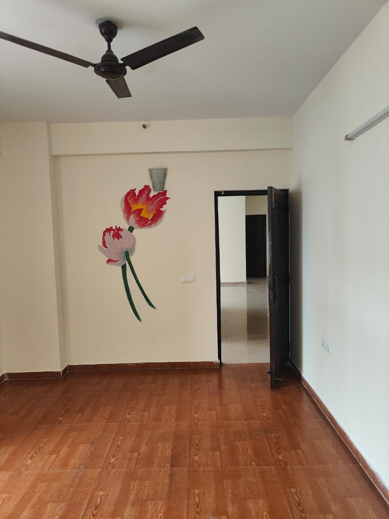 Room, kingswood-court 3 Bedroom 1785 Sq.Ft. Apartment In Sain Vihar Ghaziabad 8535909