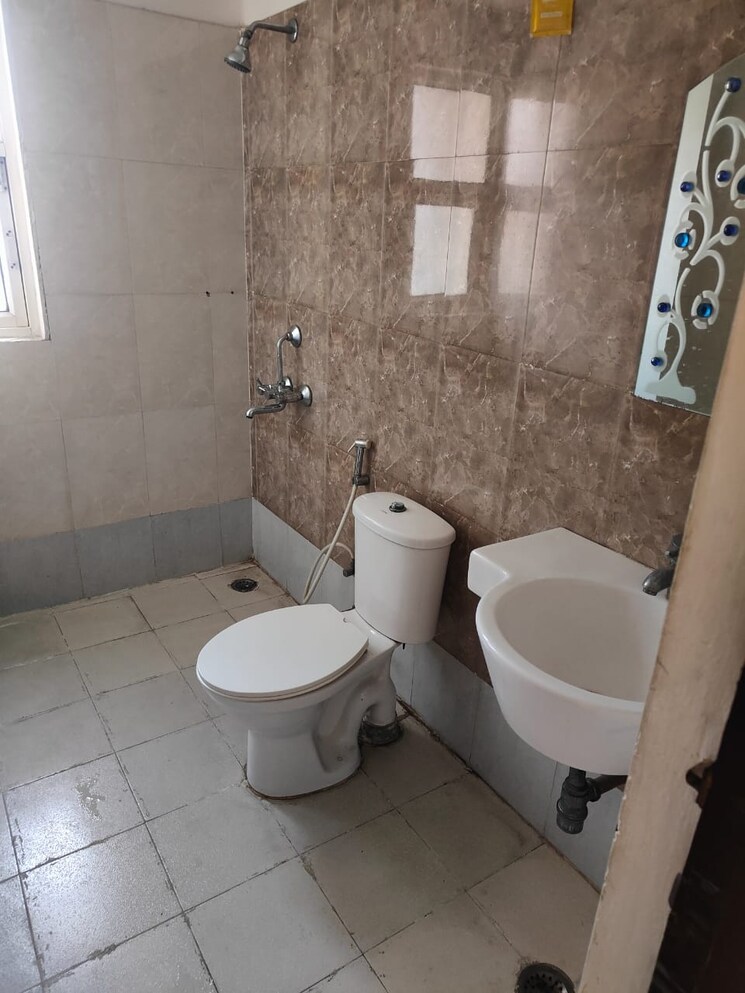 Bathroom, kingswood-court 3 Bedroom 1785 Sq.Ft. Apartment In Sain Vihar Ghaziabad 8535909