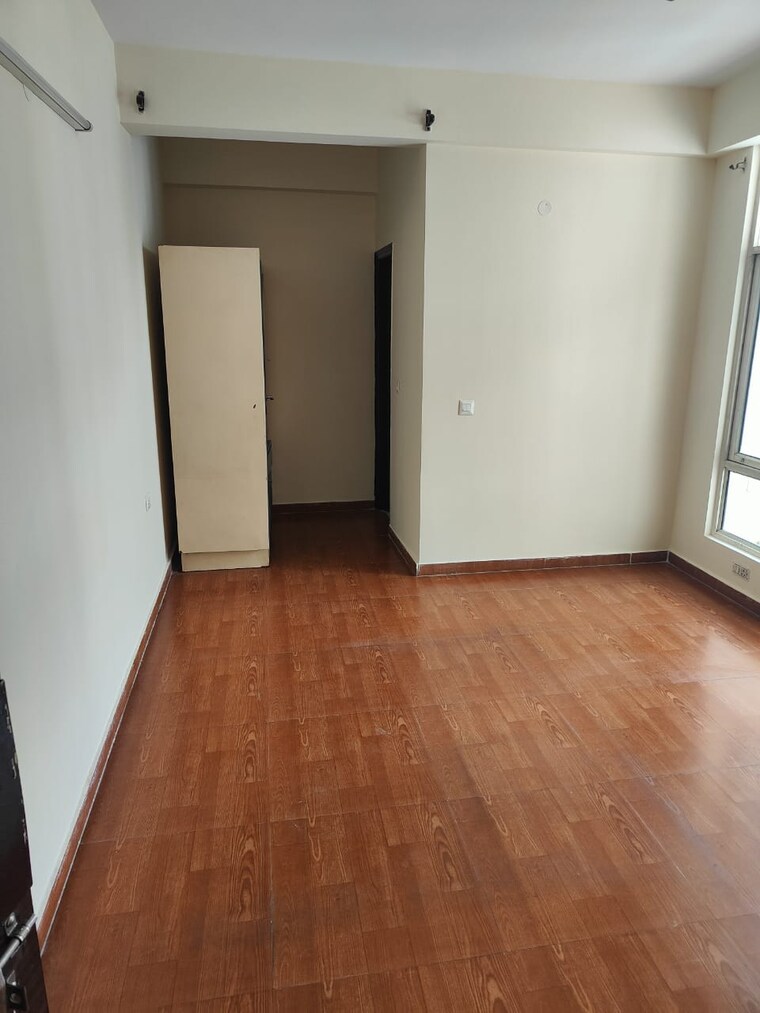 Room, kingswood-court 3 Bedroom 1785 Sq.Ft. Apartment In Sain Vihar Ghaziabad 8535909