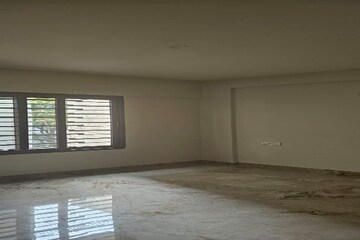 Room in 3 BHK Apartment at Indiranagar – for Sale