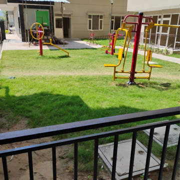 2 BHK Apartment For Rent in Pyramid Pride, Sector 76