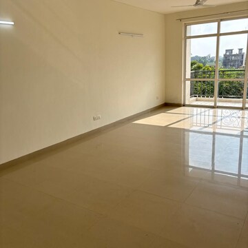 Room in 3 BHK Builder Floor at DLF Hyde Park, Mullanpur – for Rent