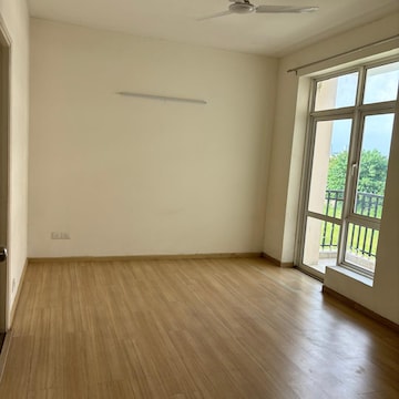 Room in 3 BHK Builder Floor at DLF Hyde Park, Mullanpur – for Rent