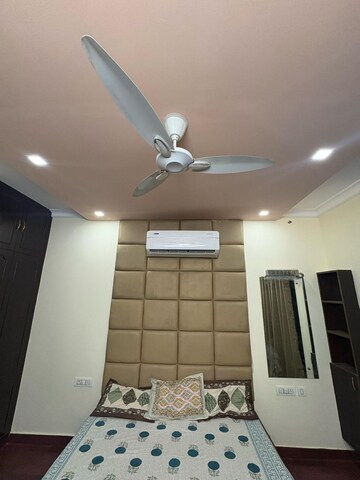 Furnished Amenities in 3 BHK Builder Floor at Sector 26a – for Rent