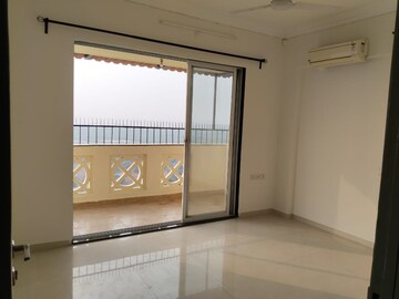 Room in 2 BHK Apartment at Akshar Alvario, Seawoods – for Sale
