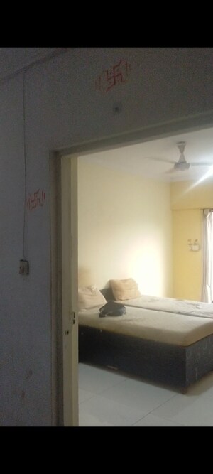 Room in Studio Apartment at Piccadilly 2, Goregaon East – for Sale