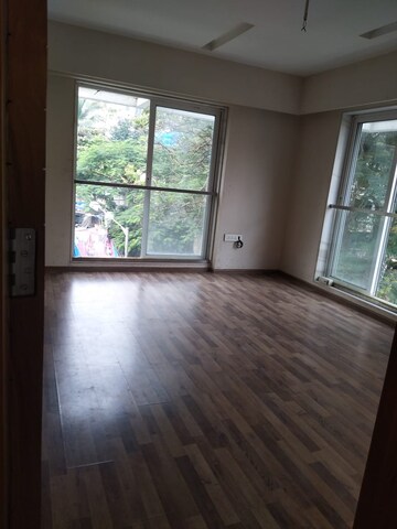Room in 3 BHK Apartment at Santacruz West – for Sale