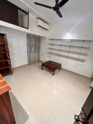 Room in 3 BHK Apartment at Vasant Vihar – for Rent