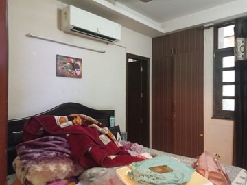 Bedroom in 2.5 BHK Builder Floor at Sector 51 – for Rent