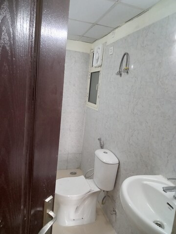 Bathroom in 3 BHK Apartment at Amrapali Sapphire, Sector 45 – for Sale