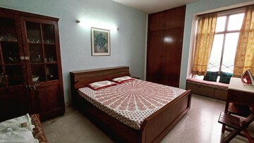 Bedroom in 3 BHK Builder Floor at DLF Silver Oaks, Sector 26 – for Rent