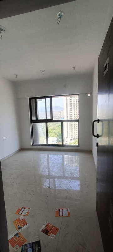 Room in 1 BHK Apartment at UK Iridium, Kandivali East – for Rent