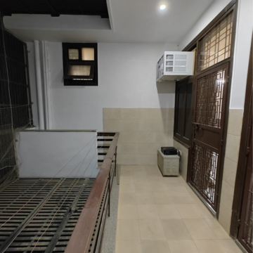Kitchen in 3 BHK Builder Floor at Sector 43 – for Rent