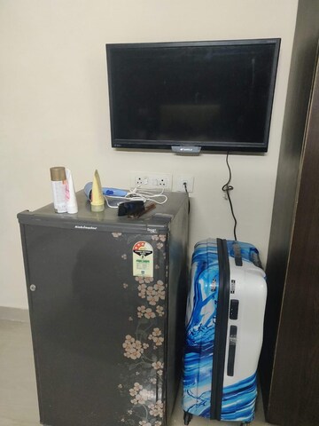Furnished Amenities in 1 RK Builder Floor at SS 100, Sector 49 – for Rent
