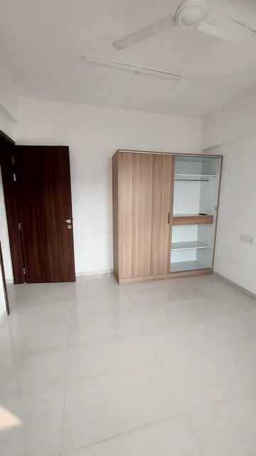 Bedroom in 3 BHK Apartment at Chembur Gaothan – for Rent