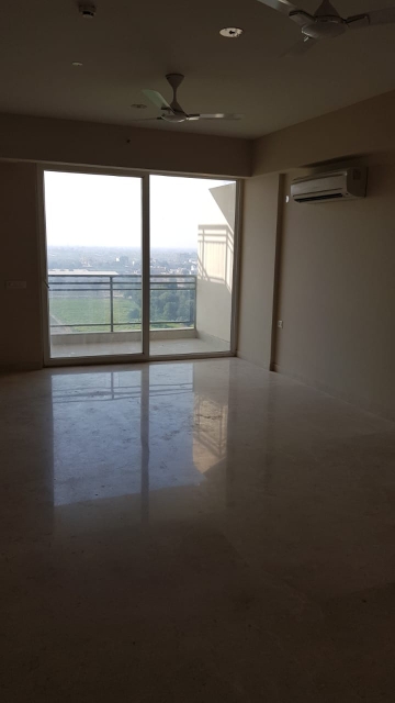 3 BHK + Servant Room 2100 Sq.Ft. Apartment in DLF The Ultima
