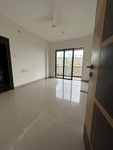 Room in 4 BHK Apartment at Yayati CHS, Seawoods – for Sale