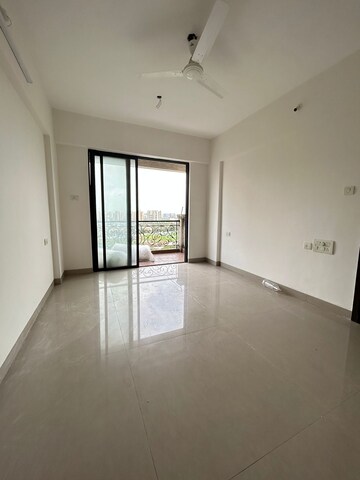 Room in 4 BHK Apartment at Yayati CHS, Seawoods – for Sale