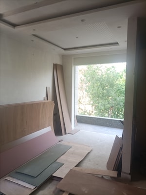 Room in 2.5 BHK Builder Floor at Vikas Puri – for Sale