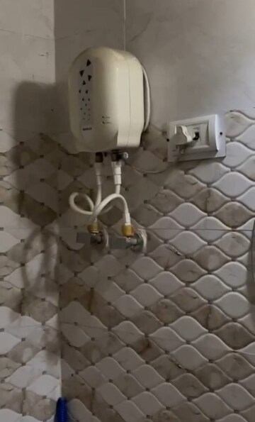 Bathroom in 1 BHK Apartment at Uttam Nagar – for Rent
