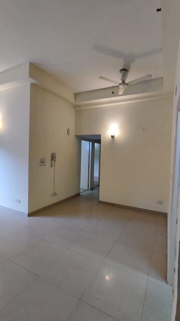 Room in 3 BHK Apartment at Moti Nagar – for Rent
