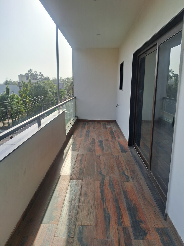 Balcony, sector 20 3 Bedroom 1800 Sq.Ft. Apartment In Sector 20 Panchkula 8537870