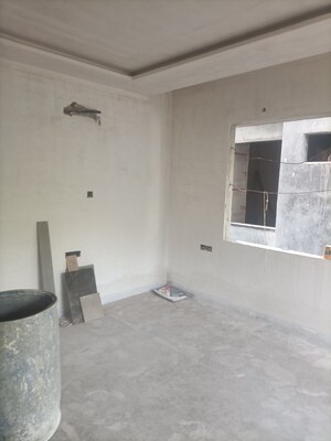 Room in 2.5 BHK Builder Floor at Vikas Puri – for Sale