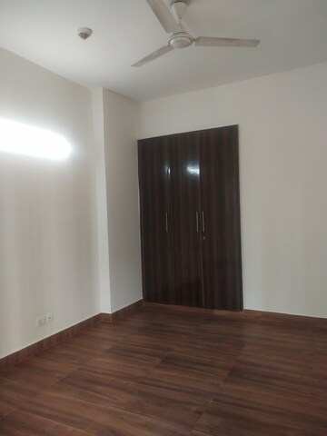 Room in 3 BHK Apartment at Moti Nagar – for Rent