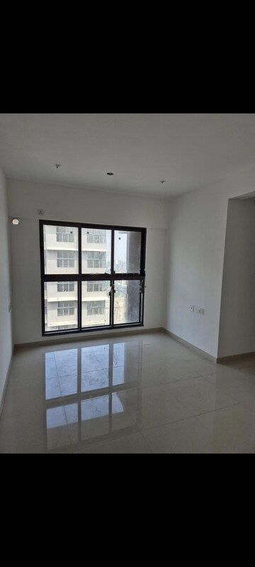 1 BHK Apartment For Rent in UK Iridium, Kandivali East
