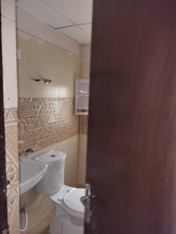 Bathroom in 3 BHK Apartment at Amrapali Golf Homes, Sector 4, Greater Noida – for Rent