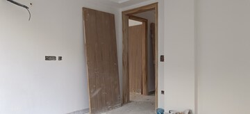 Room in 3 BHK Builder Floor at Malviya Nagar – for Rent